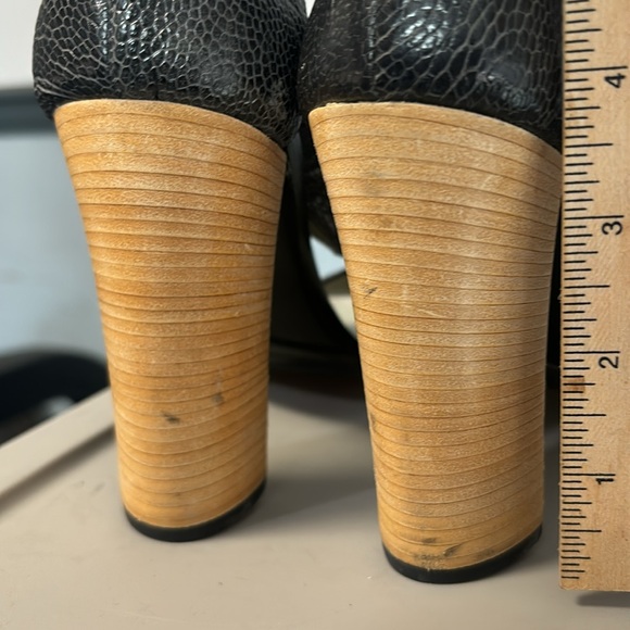 Gucci ankle strap heel size 8 1/2 - Picture 7 of 7